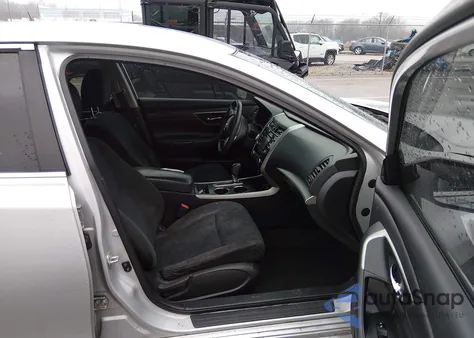 2015 Nissan Altima 2.5 S z USA, uszkodzony, nr VIN 1N4AL3AP5FC266040